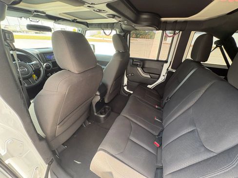 Used 2016 Jeep Wrangler Unlimited Sport w/ Connectivity Group AWD/4WD image 20