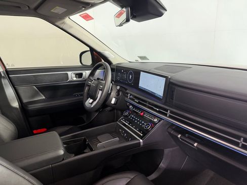 Used 2025 Hyundai Santa Fe Limited image 32