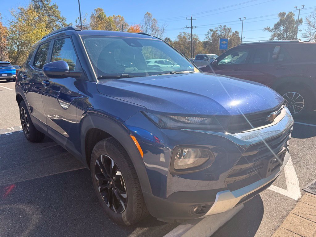 Used 2023 Chevrolet TrailBlazer LT AWD/4WD image 2