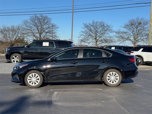 Used 2024 Kia Forte LX image 6