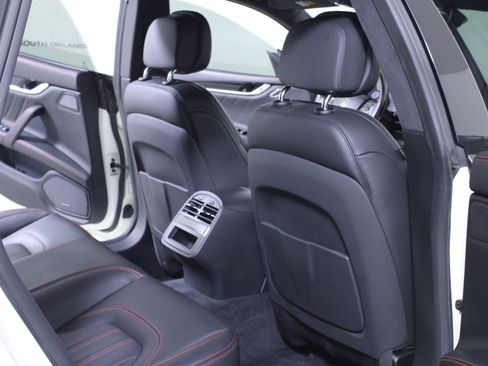 Used 2021 Maserati Quattroporte S image 14