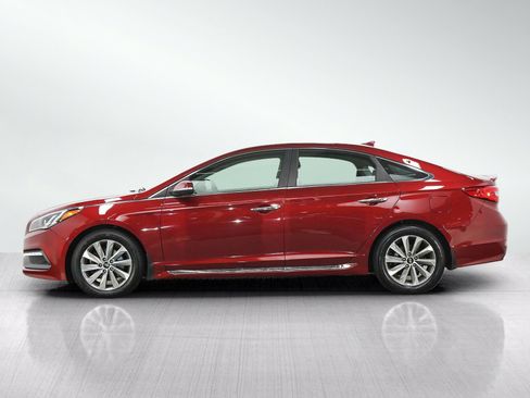 Used 2016 Hyundai Sonata Sport w/ Option Group 02 FWD image 2