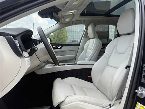 Certified 2023 Volvo XC60 T8 Ultimate w/ Climate Package image 12