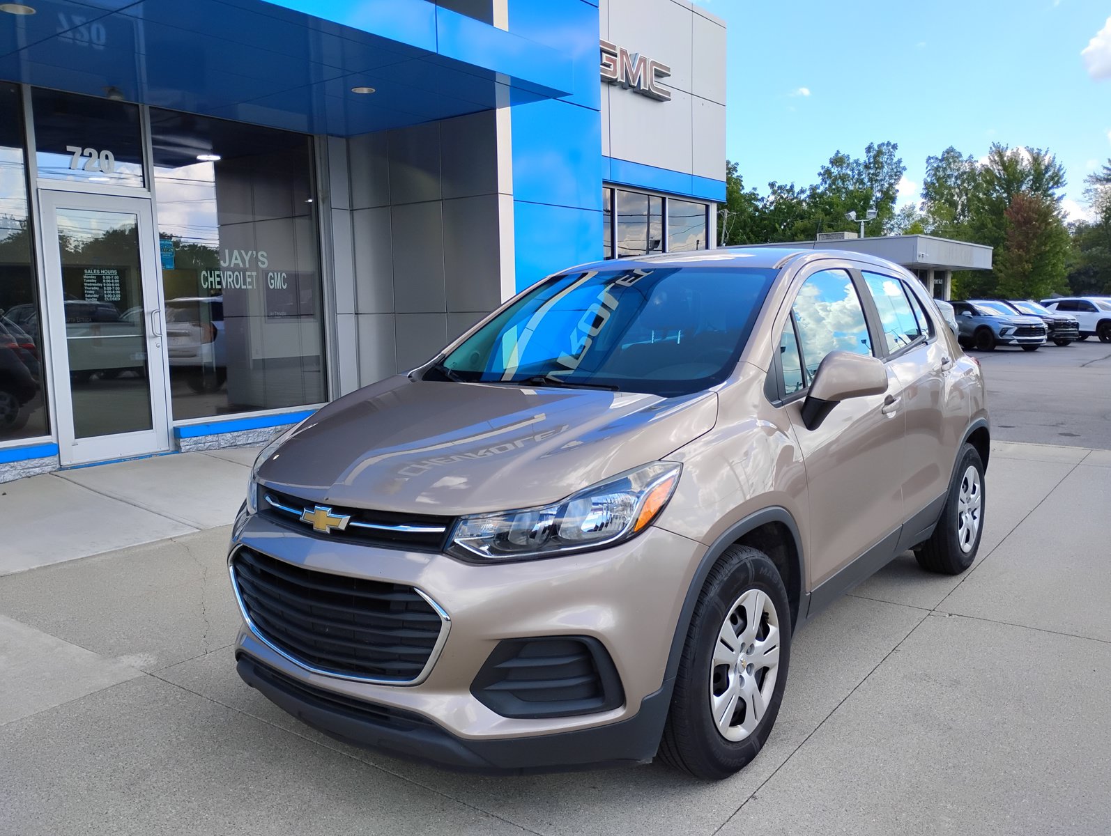 Used 2018 Chevrolet Trax LS FWD image 12