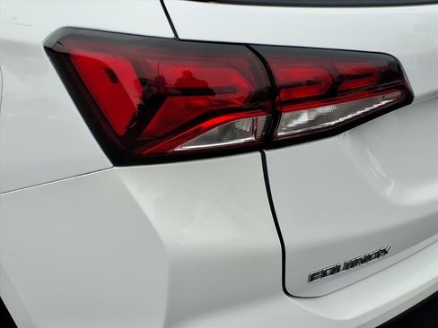 Used 2023 Chevrolet Equinox LS image 9