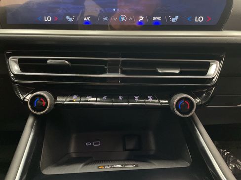 New 2026 Chevrolet Traverse LT w/ LPO, Floor Liner Package AWD/4WD image 6
