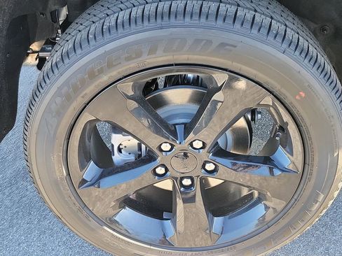 New 2025 Jeep Grand Cherokee Altitude image 19