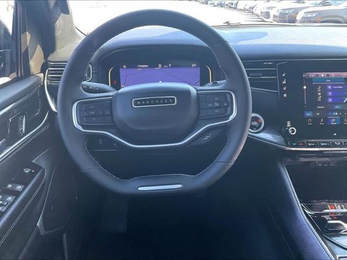 Used 2024 Jeep Wagoneer 4WD image 18