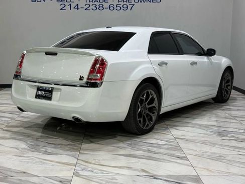 Used 2012 Chrysler 300 C image 6