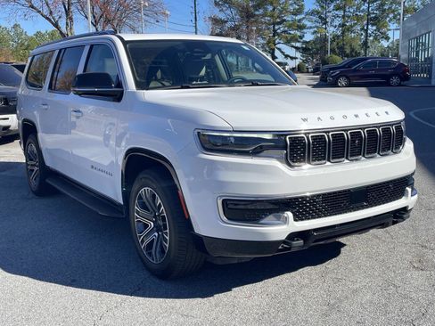 Used 2024 Jeep Wagoneer L Base w/ Premium Group I image 5