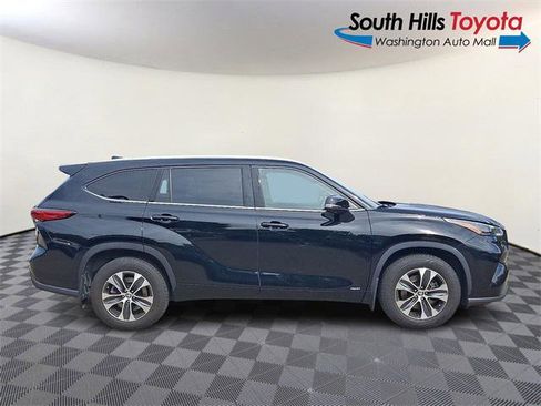 Certified 2022 Toyota Highlander XLE image 7