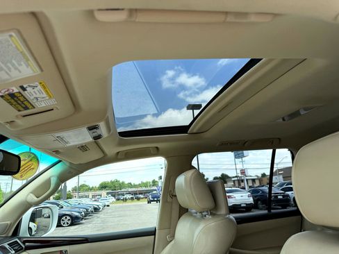 Used 2015 Lexus LX 570 4WD image 32