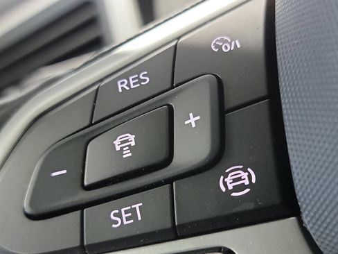 Used 2021 Volkswagen Atlas SE AWD/4WD image 33