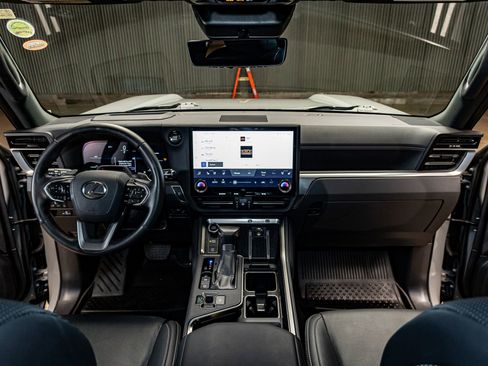 Used 2025 Lexus GX 550 image 19