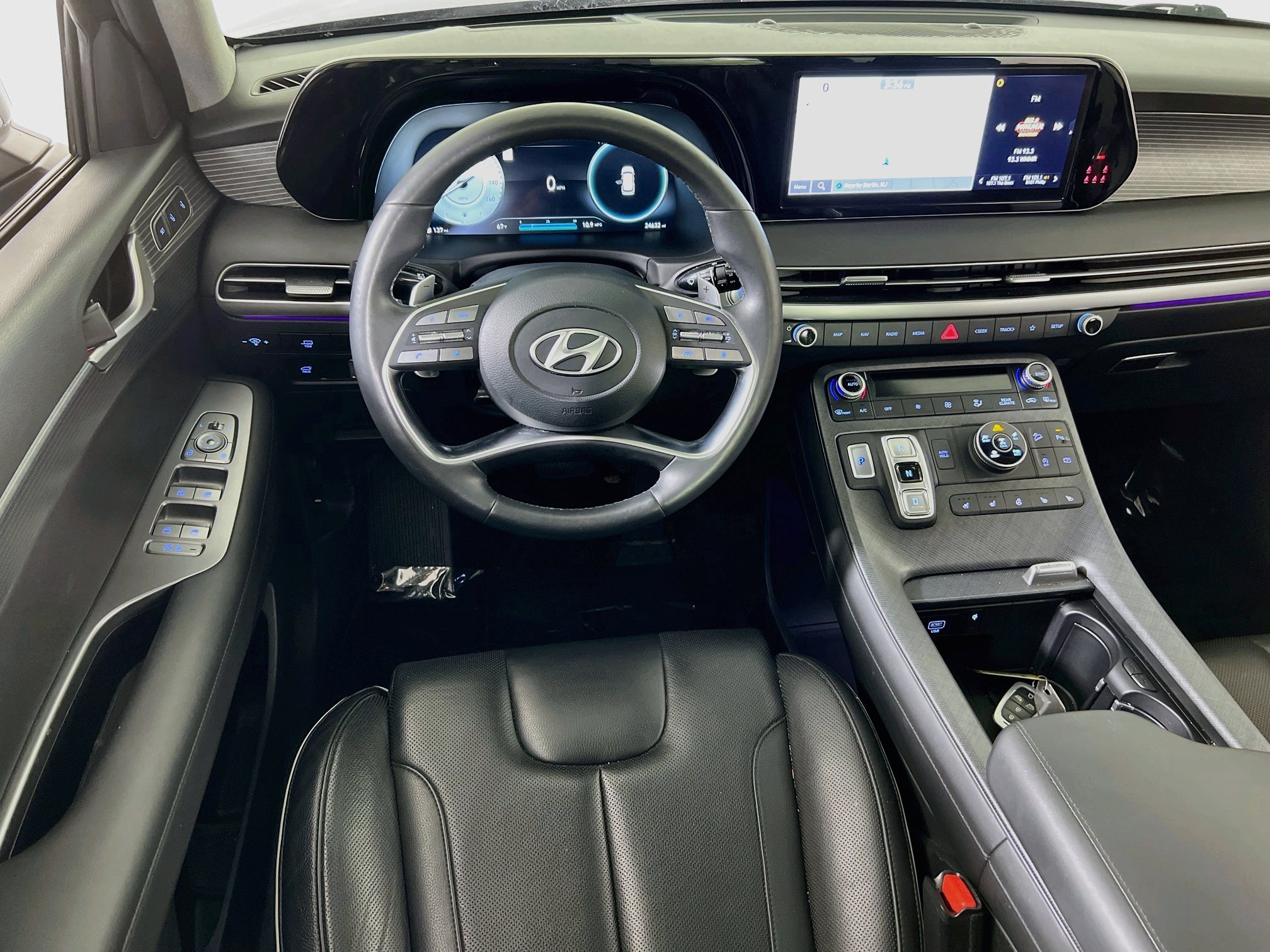 Used 2024 Hyundai Palisade Limited AWD/4WD image 23