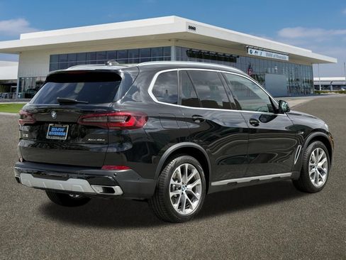Used 2023 BMW X5 xDrive45e w/ Parking Assistance Package AWD/4WD image 9