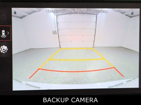 Used 2025 Genesis G70 2.5T image 19