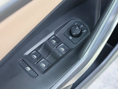 Used 2019 Volkswagen Jetta SE image 11