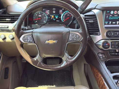 Used 2019 Chevrolet Tahoe Premier AWD/4WD image 25