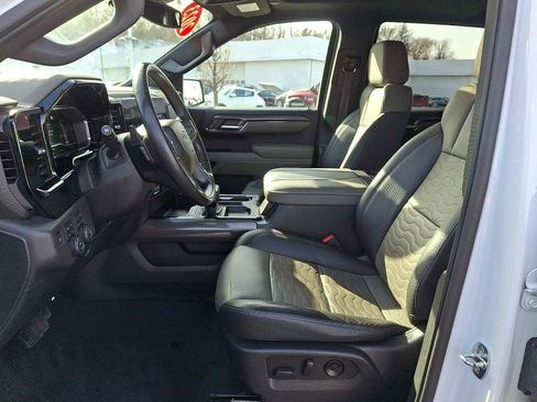 Used 2023 Chevrolet Silverado 1500 ZR2 image 13