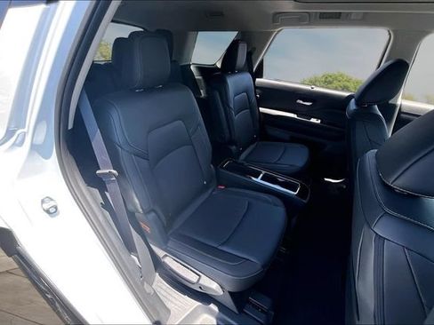 New 2026 Nissan Pathfinder SL w/ SL Premium Package (P04) FWD image 9