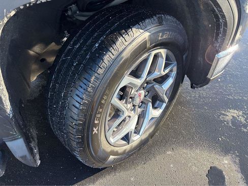 Used 2023 GMC Sierra 1500 SLT w/ SLT Premium Package image 9