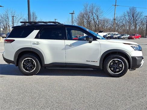 Used 2023 Nissan Pathfinder Rock Creek image 11