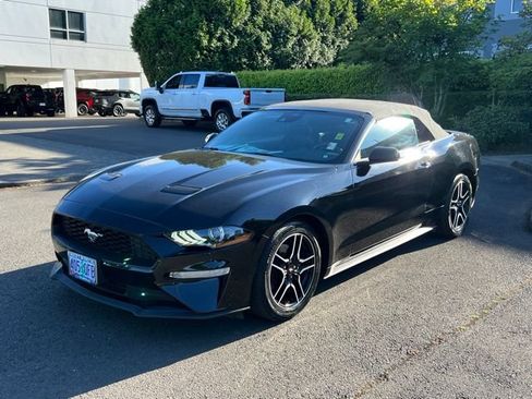 Used 2022 Ford Mustang Premium RWD image 3