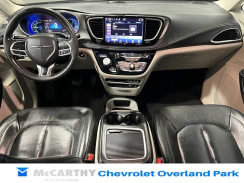 Used 2022 Chrysler Pacifica Touring-L FWD image 27
