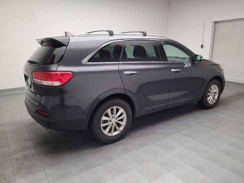Used 2016 Kia Sorento FWD w/ LX Convenience Package image 10