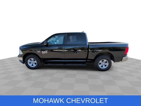 Used 2019 RAM 1500 Classic SLT w/ Luxury Group AWD/4WD image 6
