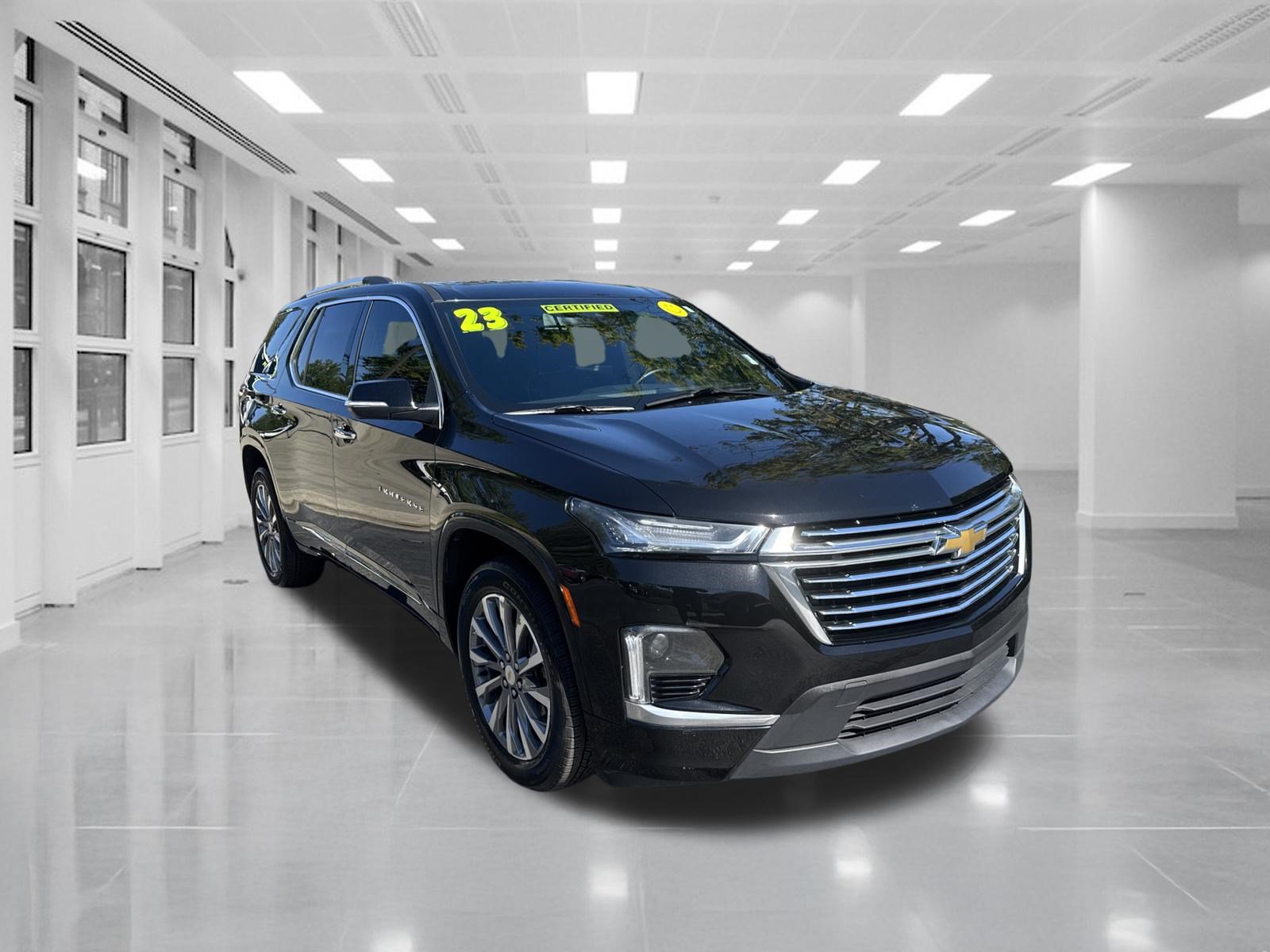 Certified 2023 Chevrolet Traverse Premier FWD image 3