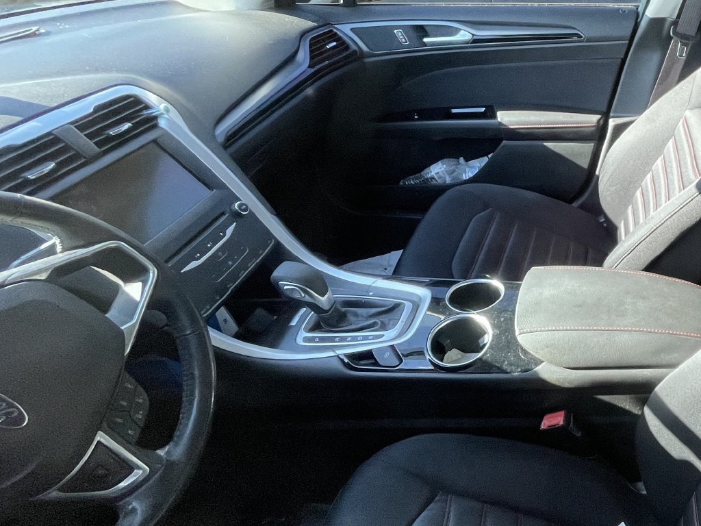 Used 2014 Ford Fusion SE FWD image 9