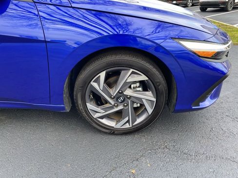 Certified 2025 Hyundai Elantra Sport w/ Cargo Package image 9