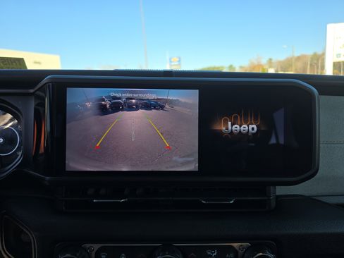 Used 2024 Jeep Wrangler Sport S image 26