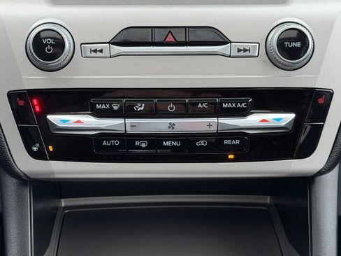 Used 2023 Ford Explorer XLT w/ Equipment Group 202A image 18