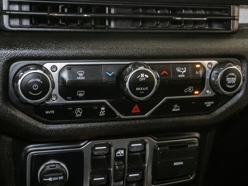 Used 2024 Jeep Wrangler Unlimited Sport AWD/4WD image 21