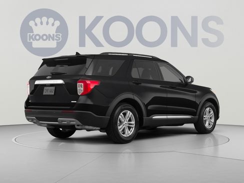 Used 2020 Ford Explorer Platinum w/ Premium Technology Package AWD/4WD image 4