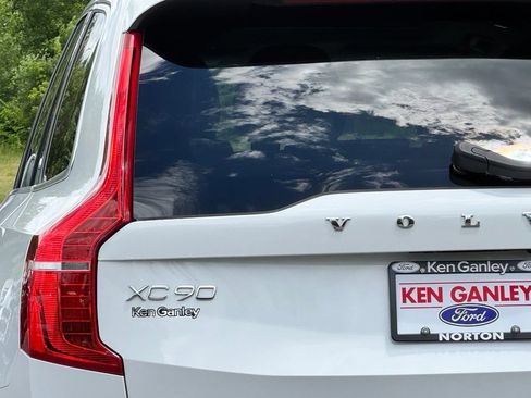 Used 2024 Volvo XC90 T8 Plus w/ Protection Package Premier AWD/4WD image 8