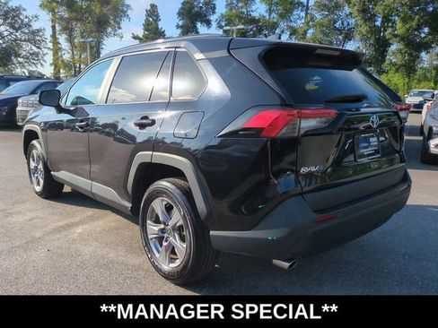 Used 2024 Toyota RAV4 XLE FWD image 5