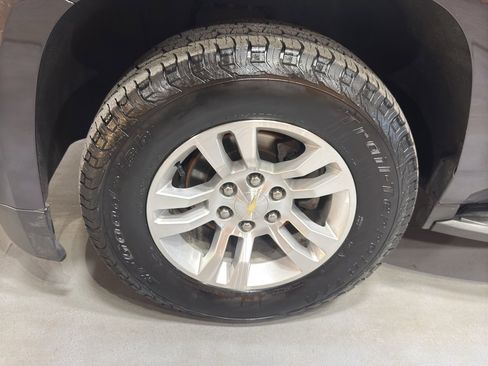 Used 2016 Chevrolet Suburban LT image 9