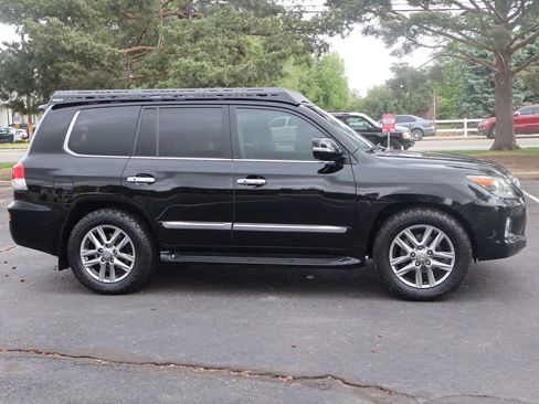 Used 2014 Lexus LX 570 4WD image 3