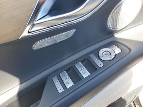 Used 2024 Genesis GV80 2.5T Prestige w/ Prestige Package image 18