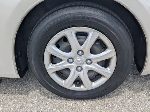 Used 2013 Hyundai Accent GLS FWD image 11