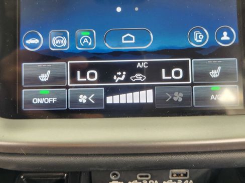 Used 2024 Subaru Outback Premium AWD/4WD image 32