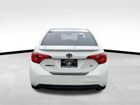Used 2018 Toyota Corolla SE w/ Carpet Mat Package (TMS) FWD image 5