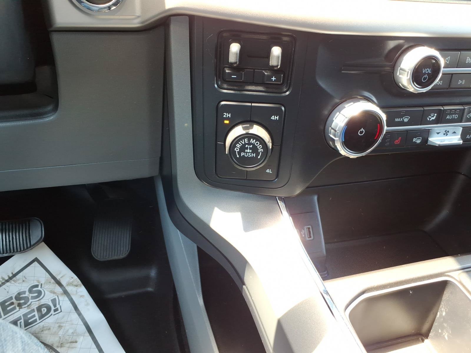Used 2022 Ford F150 XLT w/ Equipment Group 302A High AWD/4WD image 13