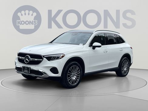Used 2024 Mercedes-Benz GLC 300 4MATIC image 1