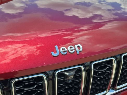 Used 2022 Jeep Grand Cherokee L Limited w/ Luxury Tech Group II RWD image 10