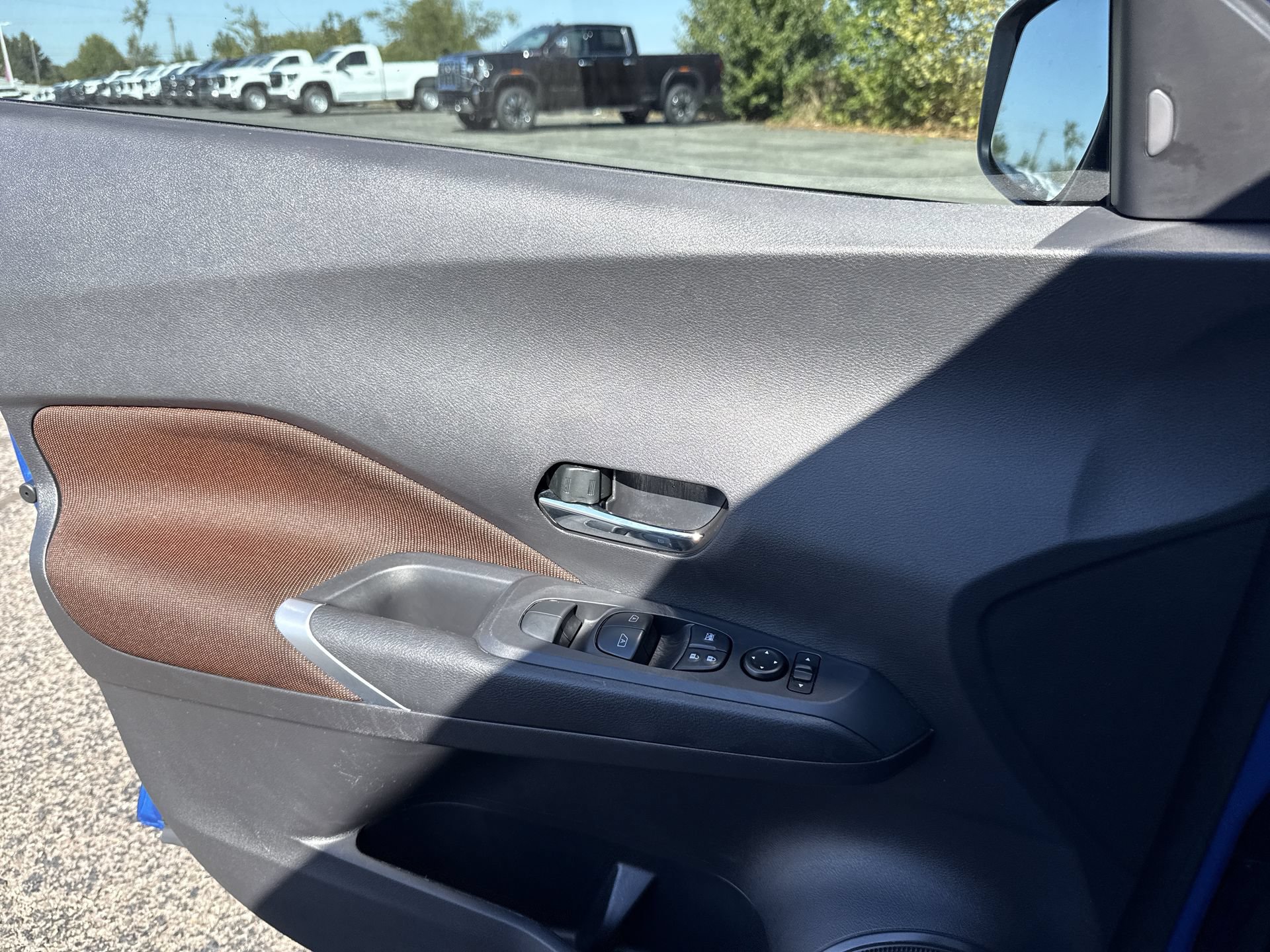 Used 2023 Nissan Kicks SR FWD image 29